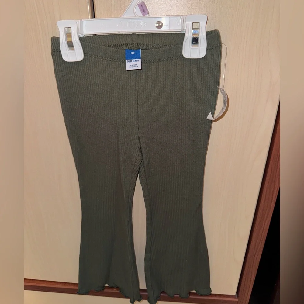 Old Navy Girls 3T Floral Blouse & Ribbed Flare Pants 2-Piece Set